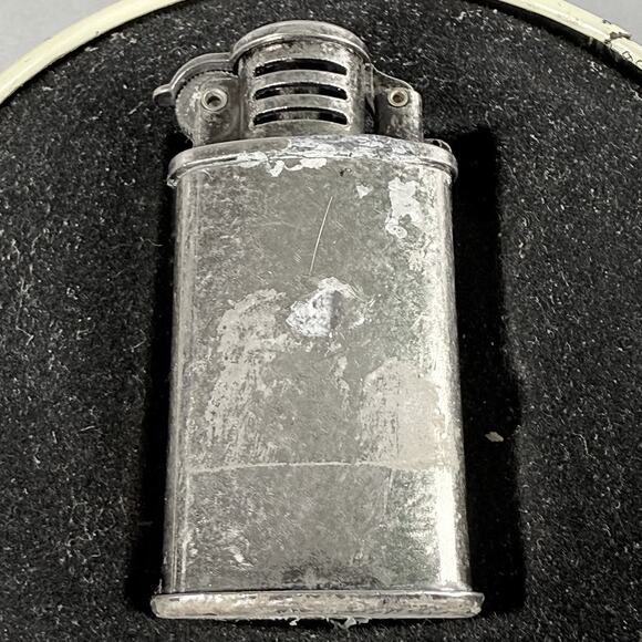 Lot 4 VTG Camel Cigarette Lighters 1990s Promo Metal Plastic Keychain Sealed - Picture 3 of 9